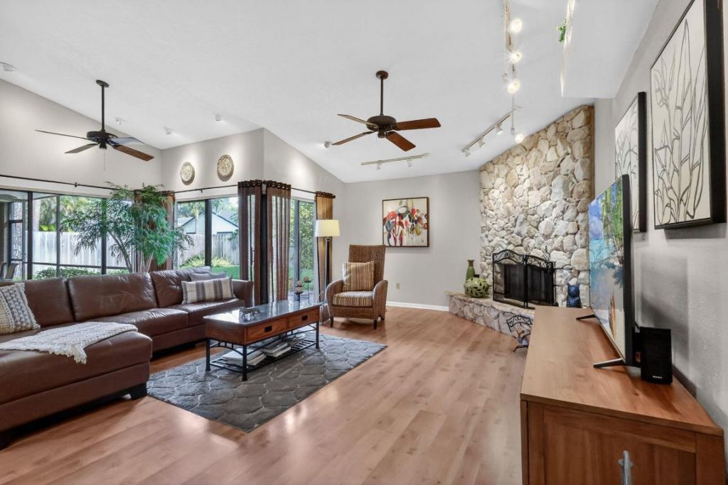 560 Juniper Place, Wellington, FL 33414 Photo