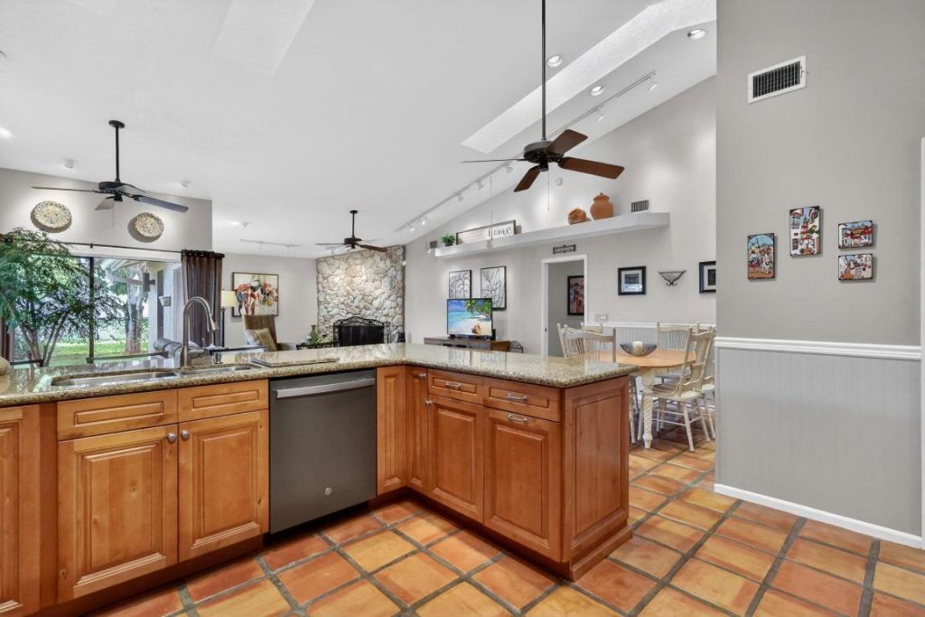 560 Juniper Place, Wellington, FL 33414 Photo