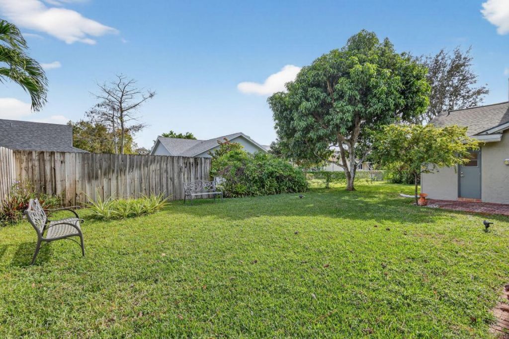 560 Juniper Place, Wellington, FL 33414 Photo