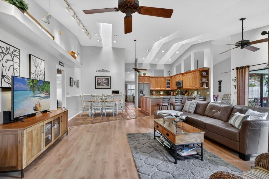 560 Juniper Place, Wellington, FL 33414 Photo