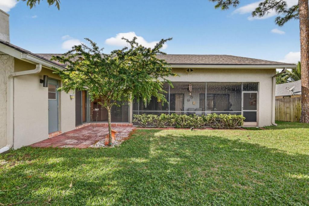 560 Juniper Place, Wellington, FL 33414 Photo