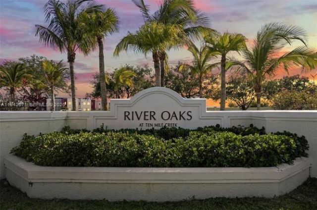 2607 Creekside Dr, Fort Pierce, FL 34981 Photo