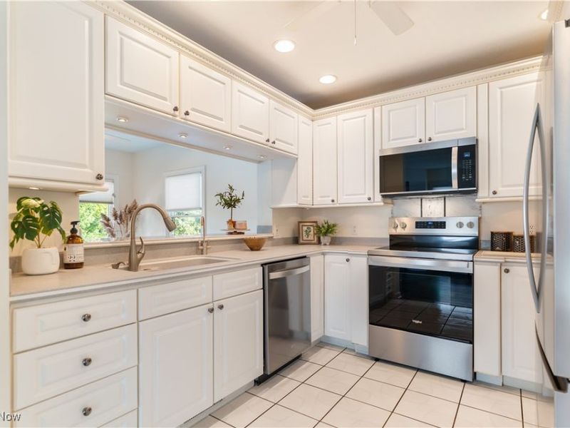 259 Oak Drive NW, North Canton, OH 44720 Photo 12