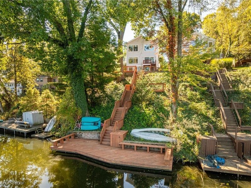 259 Oak Drive NW, North Canton, OH 44720 Photo 3