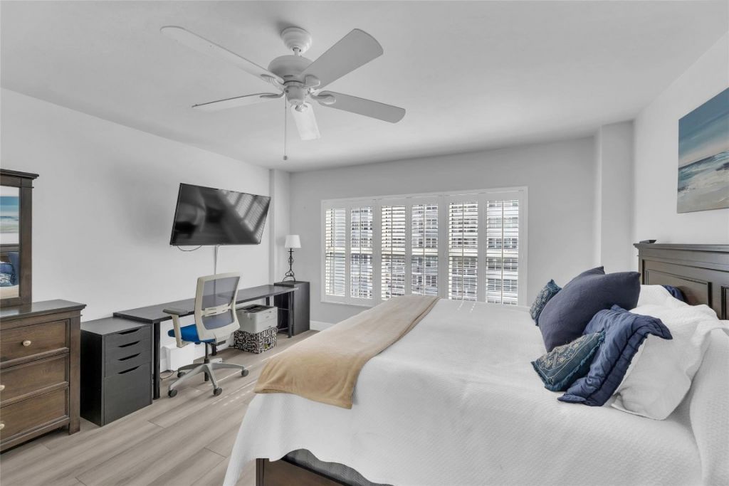 3750 Galt Ocean Drive, Unit 704, Fort Lauderdale, FL 33308 Photo