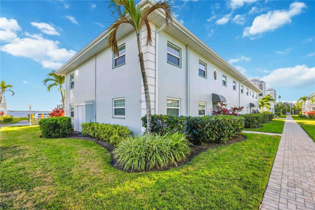 3326 N Key Drive, Unit 7, North Fort Myers, FL 33903 Photo