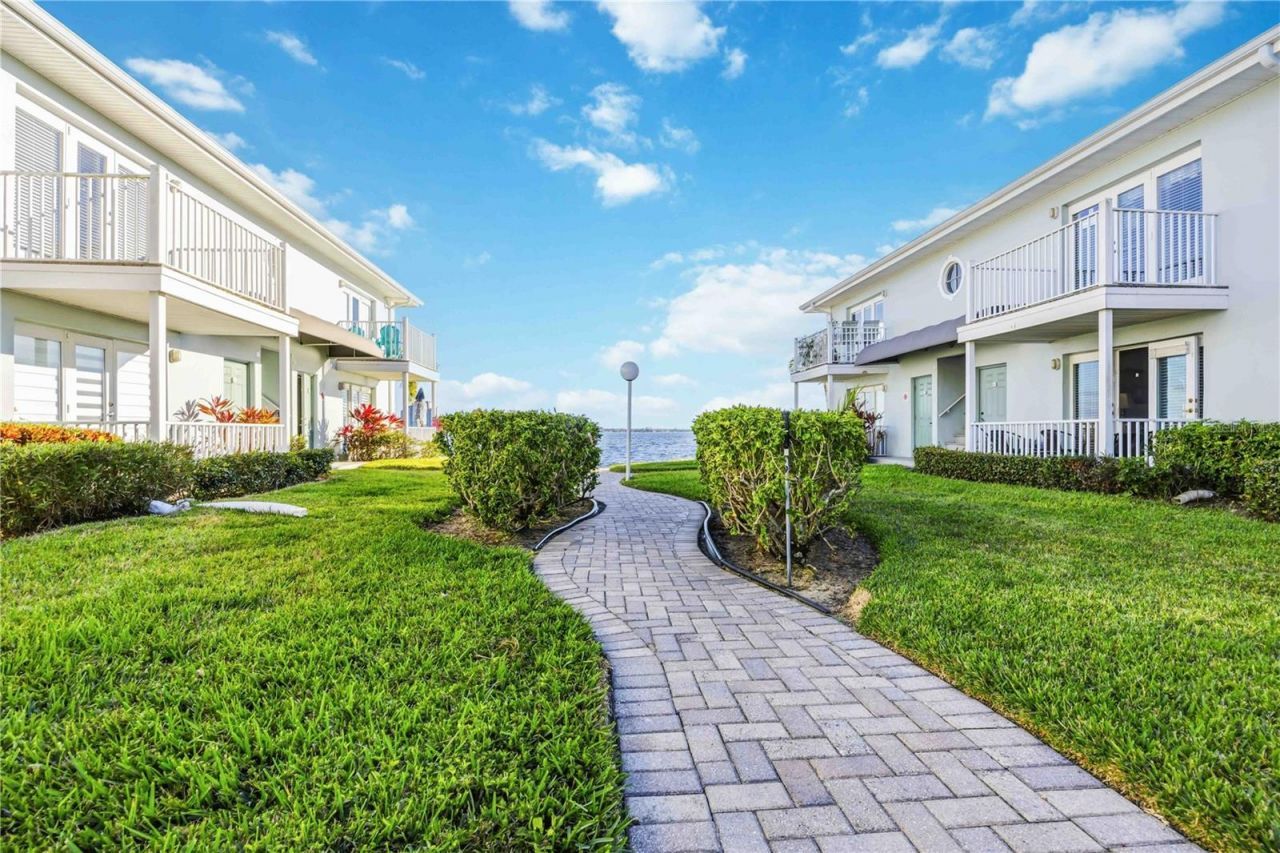 3326 N Key Drive, Unit 7, North Fort Myers, FL 33903 Photo