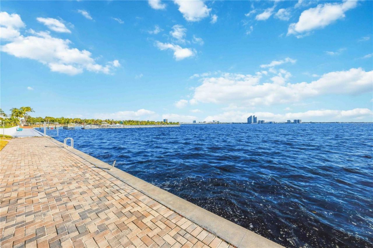 3326 N Key Drive, Unit 7, North Fort Myers, FL 33903 Photo