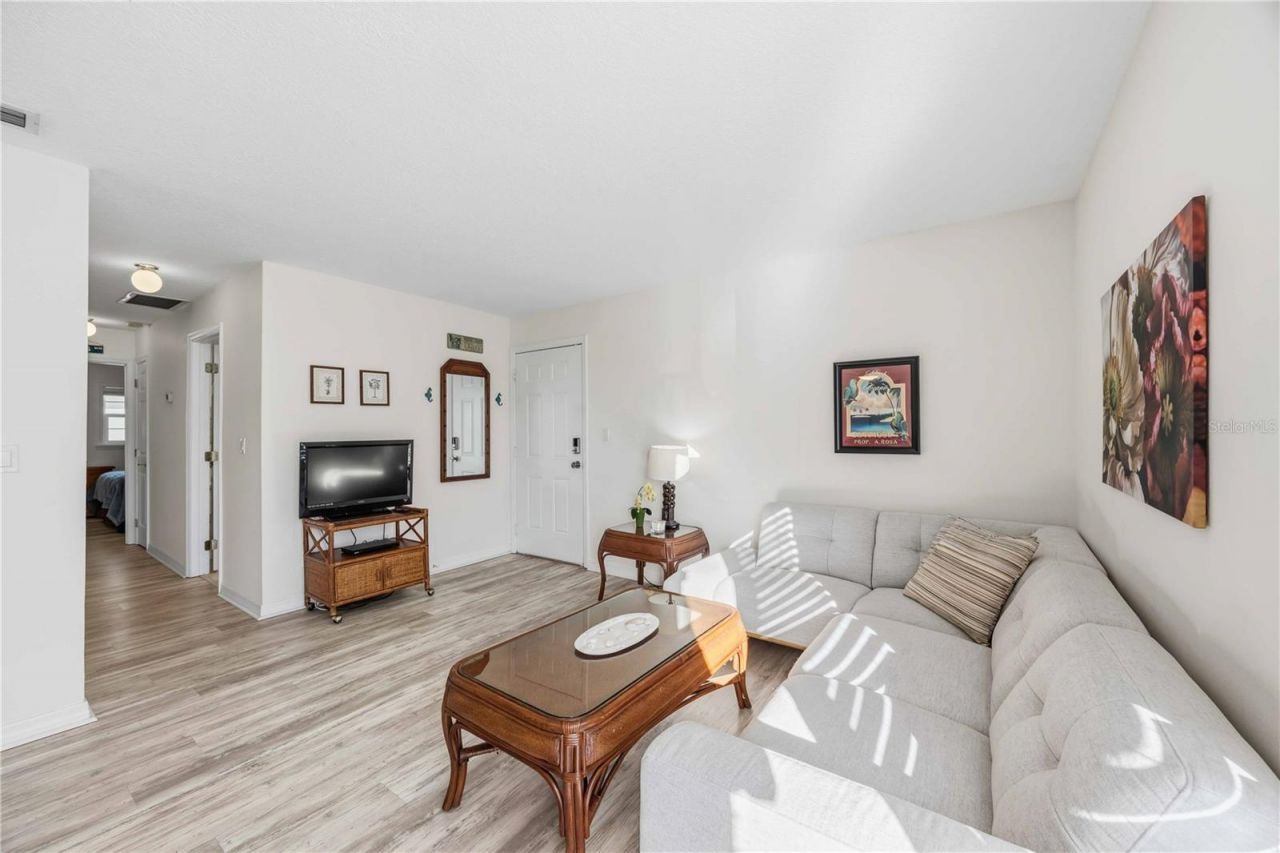 3326 N Key Drive, Unit 7, North Fort Myers, FL 33903 Photo