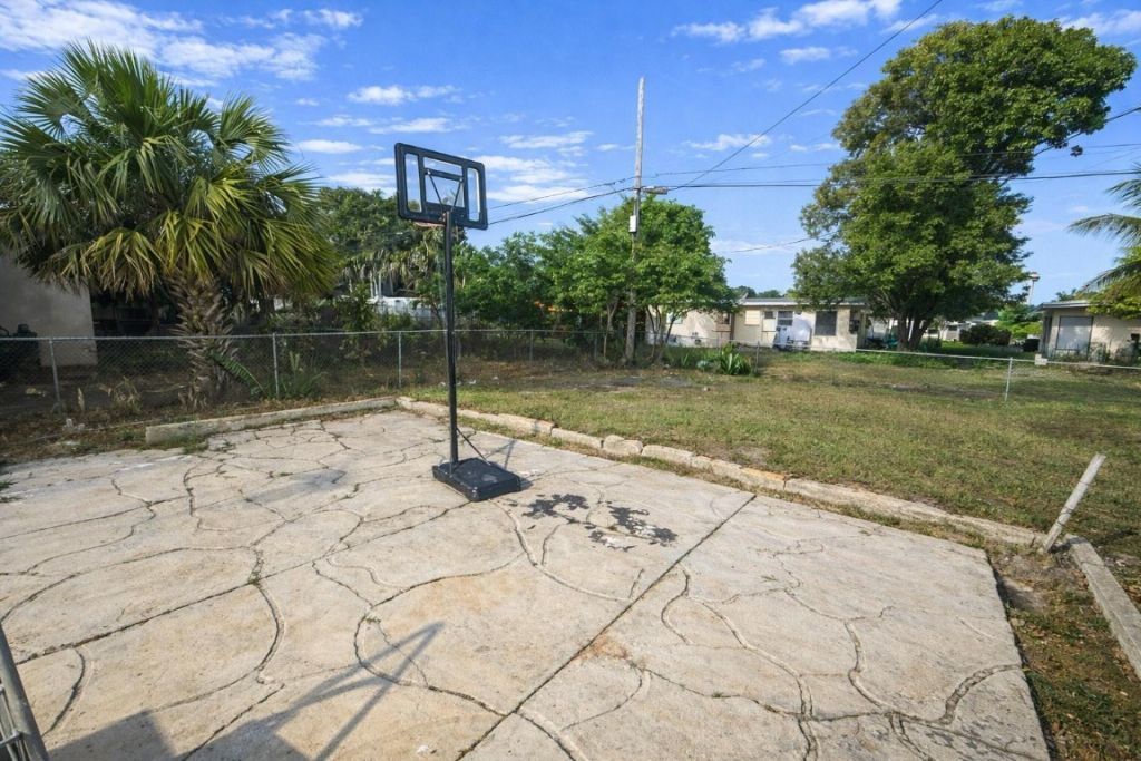 1225 NW 10th Place, Fort Lauderdale, FL 33311 Photo