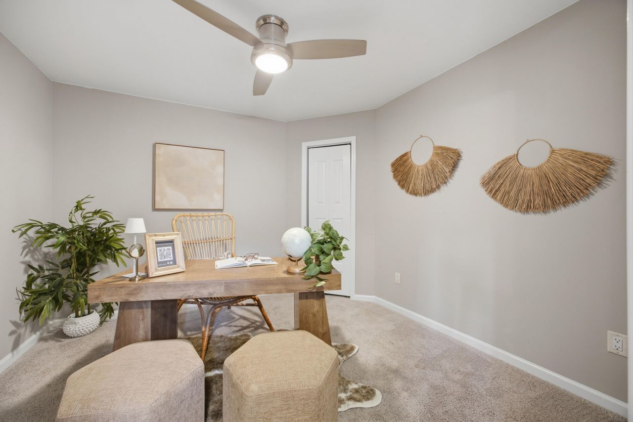 100 Bainsbury Lane Photo 13