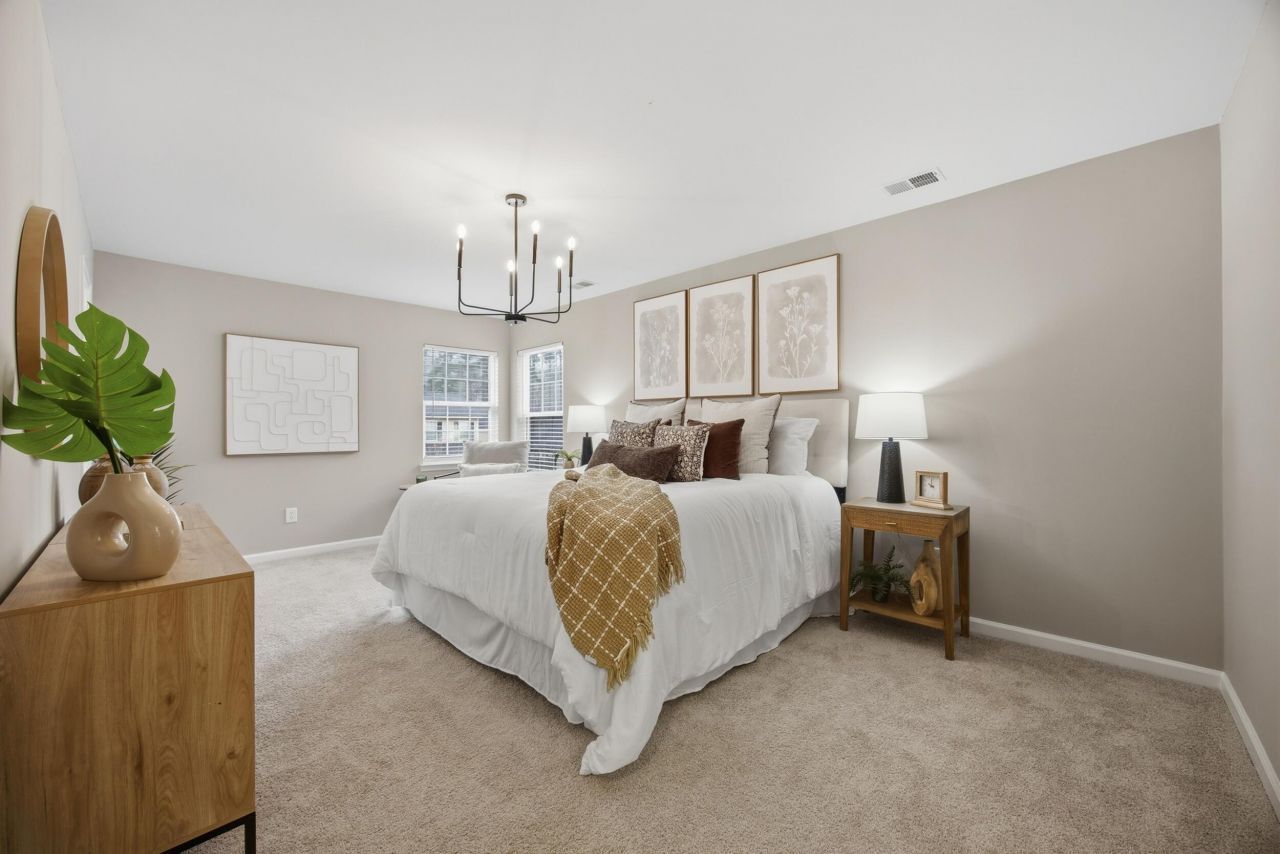 100 Bainsbury Lane Photo 17