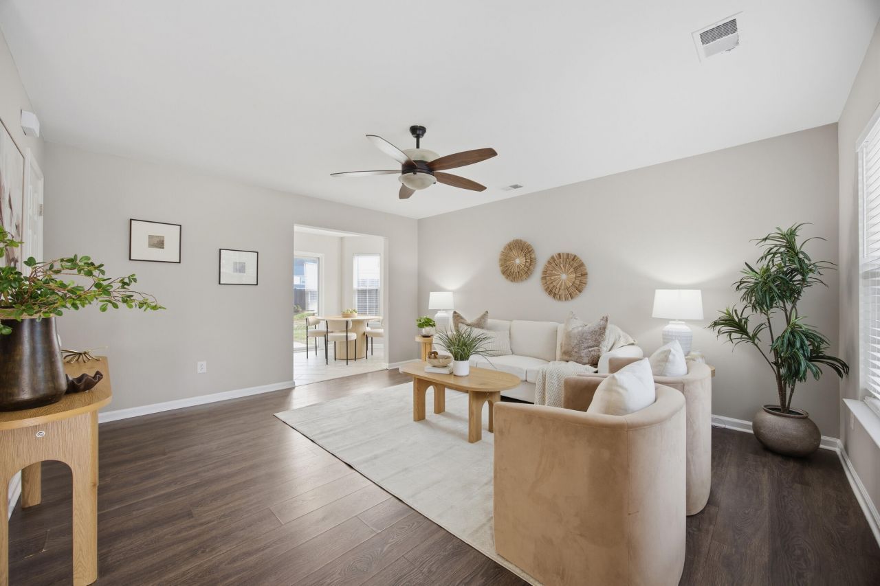 100 Bainsbury Lane Photo 2