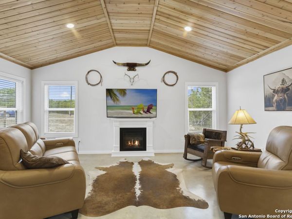 295 PR 1511, Bandera, TX 78003