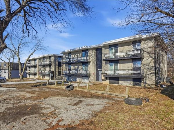 9930 E 36th Street, Independence, MO 64052