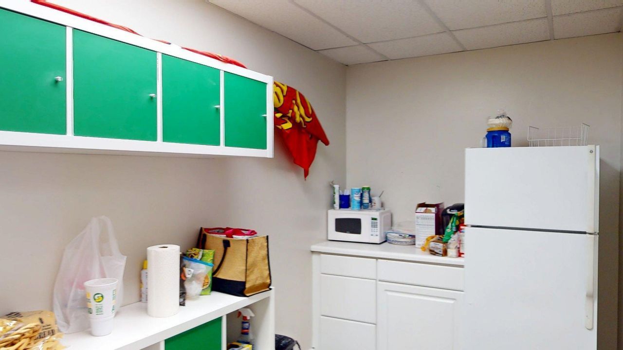 5418 Rivers Avenue Photo 7