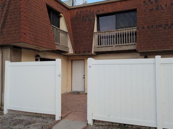 8114 N OAK TRACE WAY N, Unit D, TAMPA, FL 33634