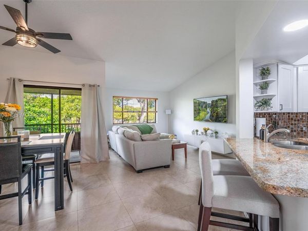 8109 NW 17th Mnr, Unit 8109, Plantation, FL 33322