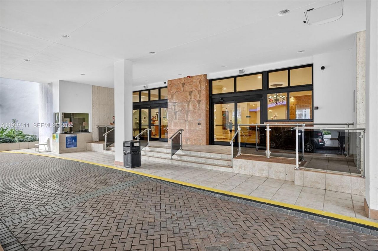 3725 S Ocean Dr, Unit 520, Hollywood, FL 33019 Photo