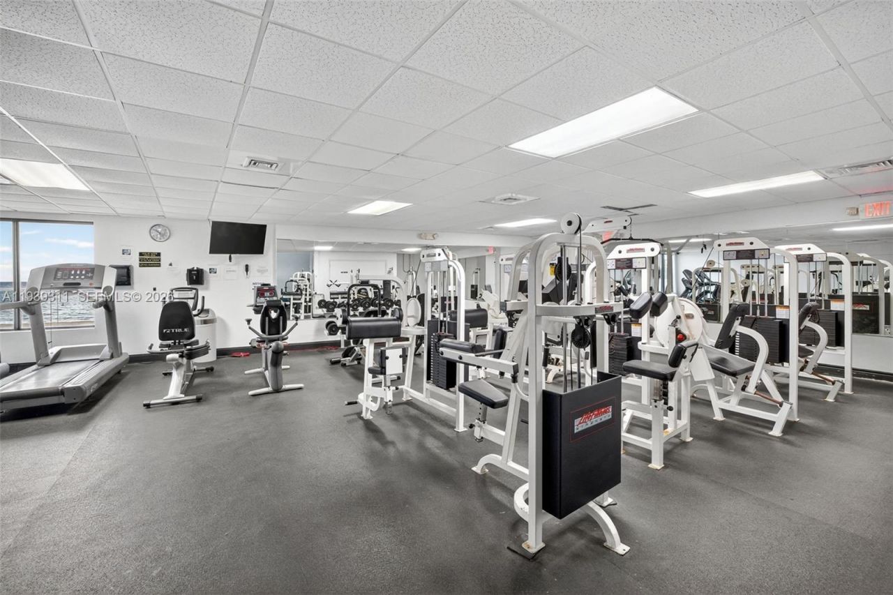 3725 S Ocean Dr, Unit 520, Hollywood, FL 33019 Photo