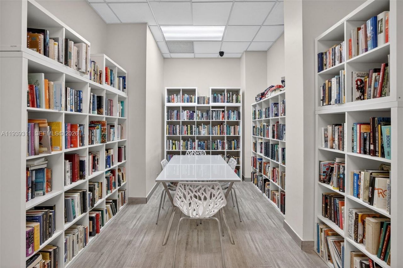 3725 S Ocean Dr, Unit 520, Hollywood, FL 33019 Photo