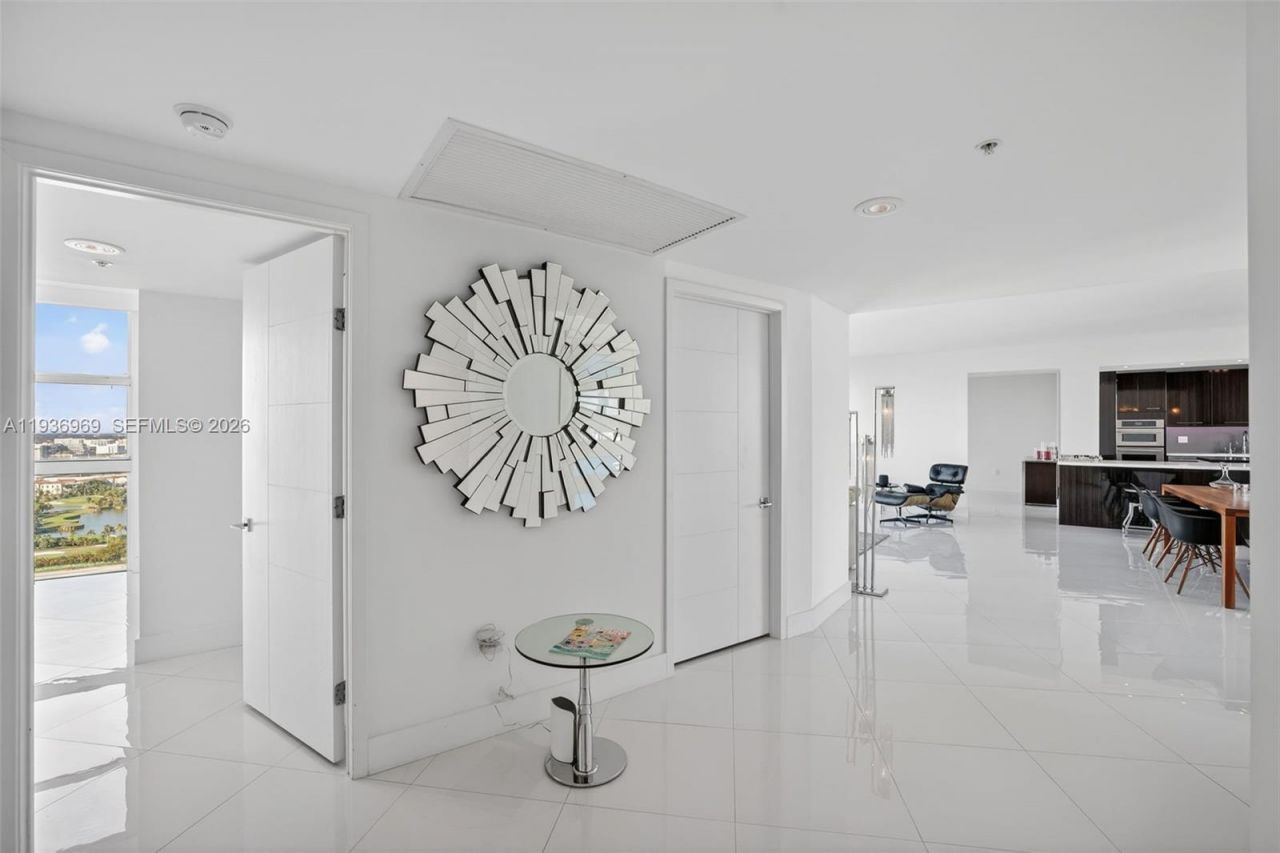 3370 Hidden Bay Dr, Unit 2711, Aventura, FL 33180 Photo