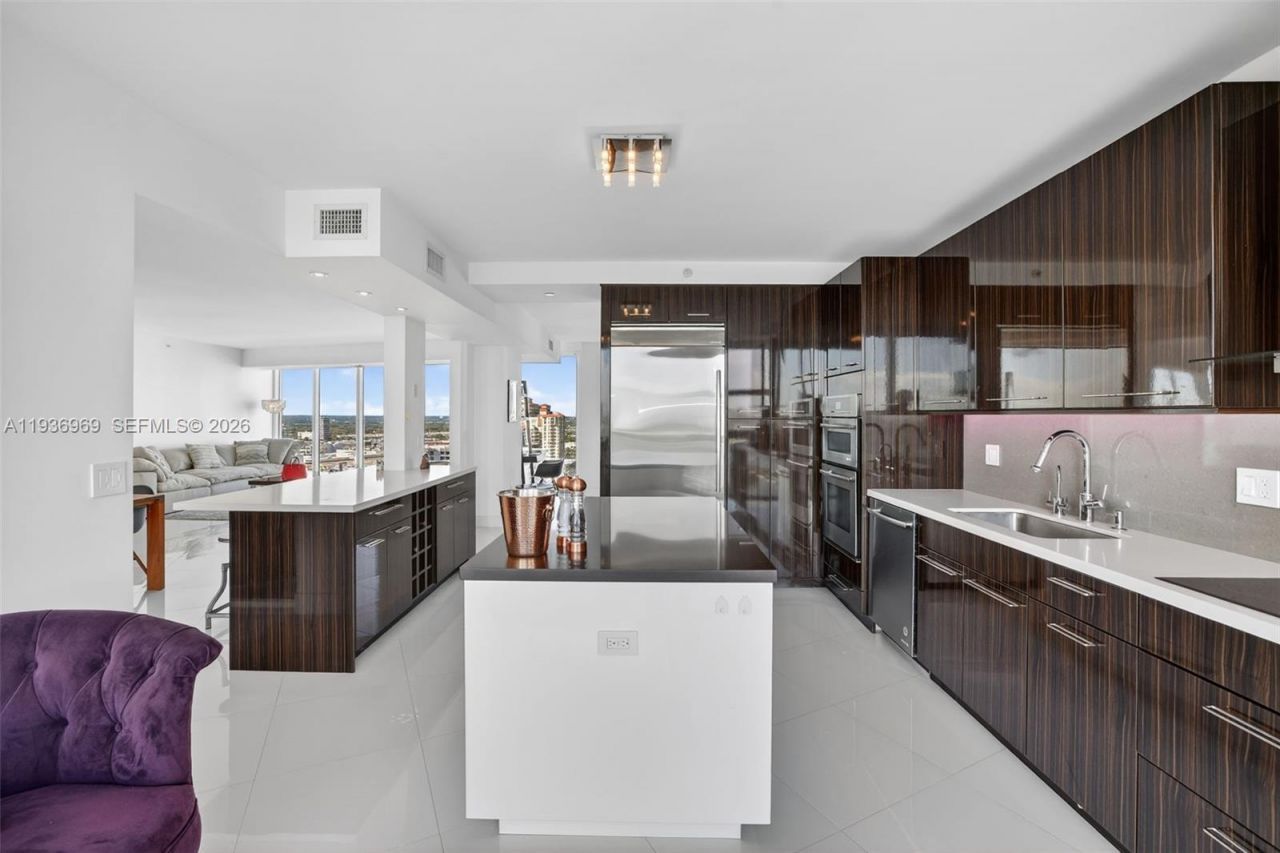 3370 Hidden Bay Dr, Unit 2711, Aventura, FL 33180 Photo