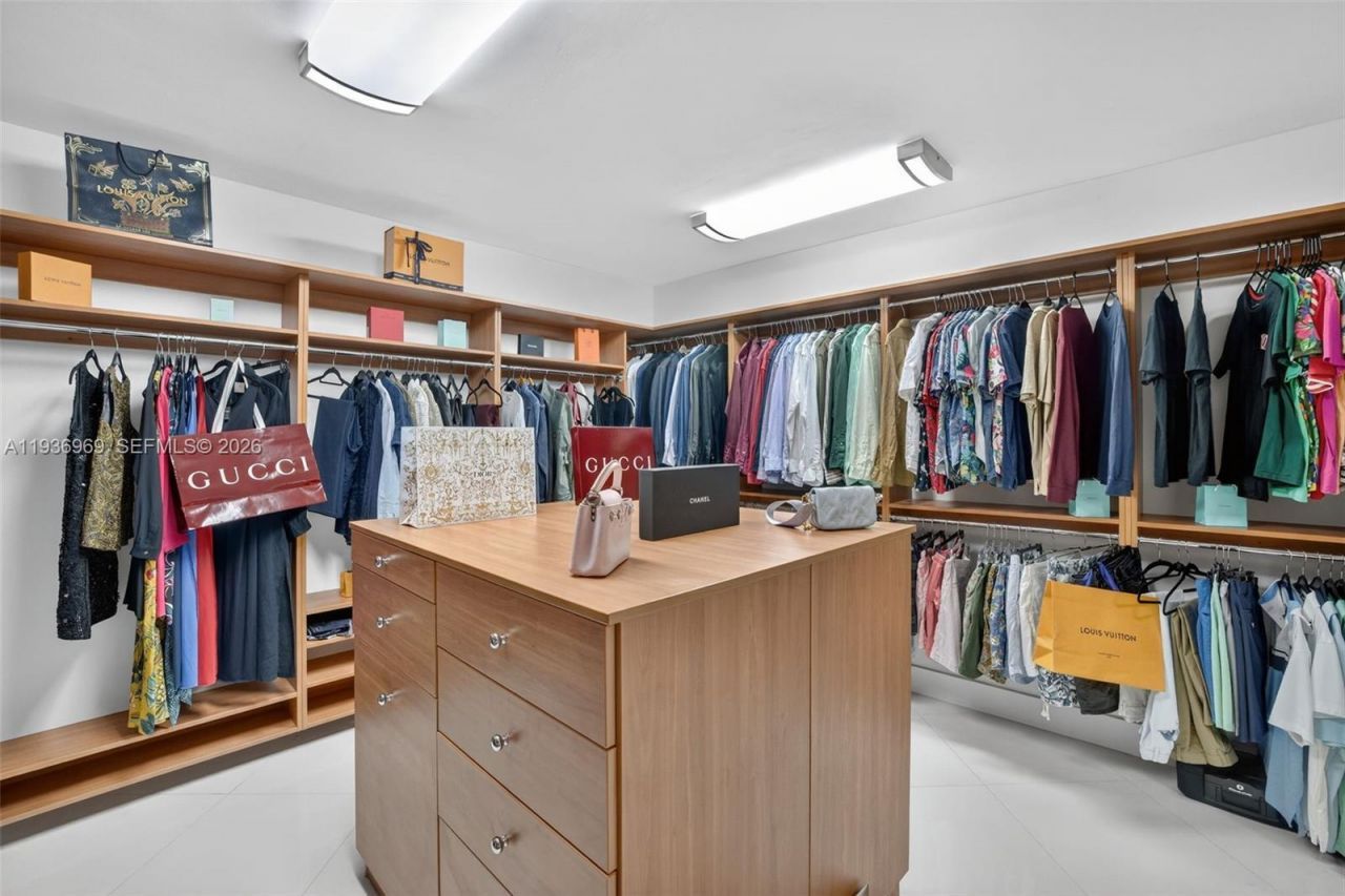 3370 Hidden Bay Dr, Unit 2711, Aventura, FL 33180 Photo