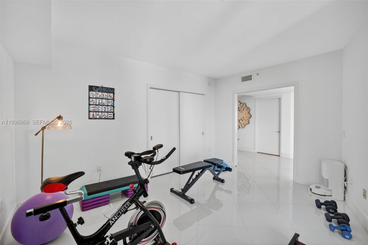 3370 Hidden Bay Dr, Unit 2711, Aventura, FL 33180 Photo