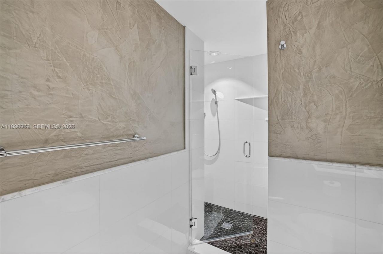 3370 Hidden Bay Dr, Unit 2711, Aventura, FL 33180 Photo