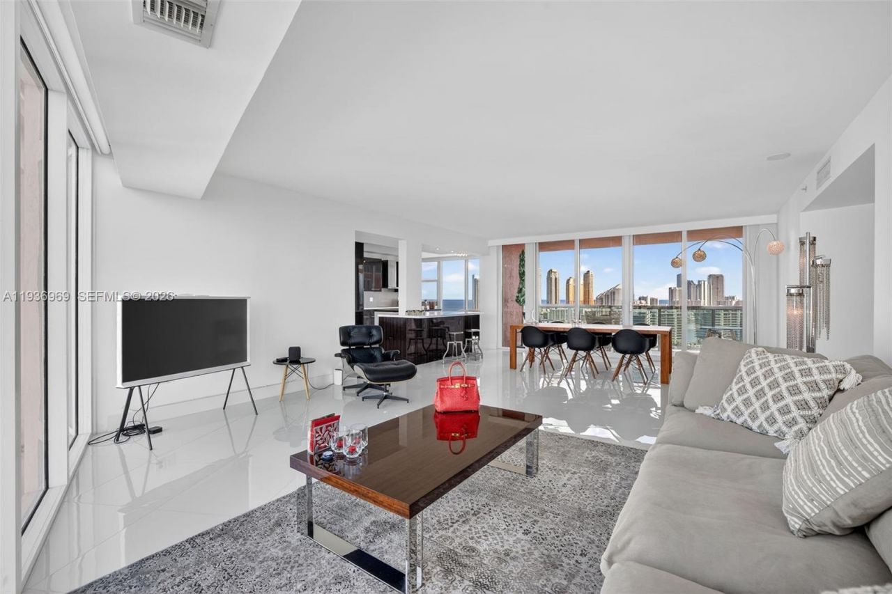 3370 Hidden Bay Dr, Unit 2711, Aventura, FL 33180 Photo