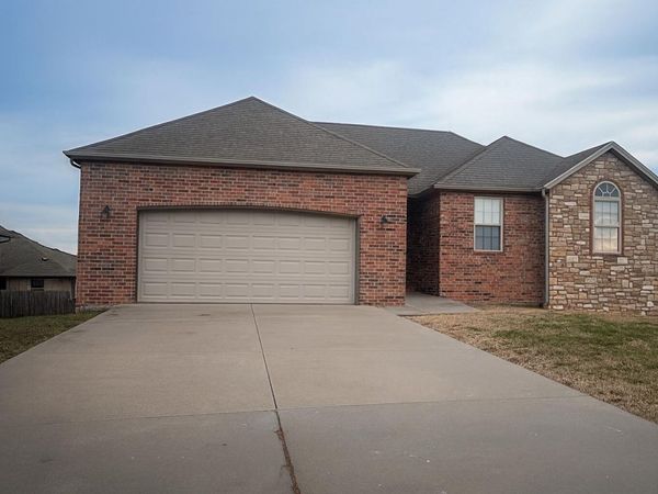 332 W Grace Street, Republic, MO 65738