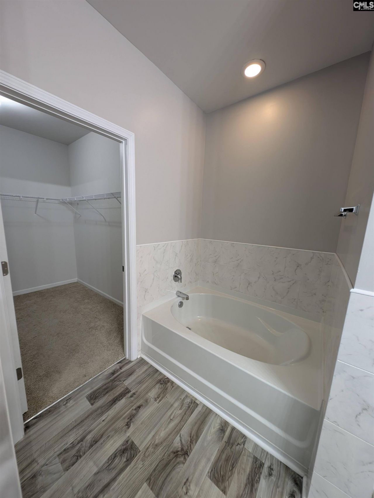 467 Kingsley View Road Photo 9