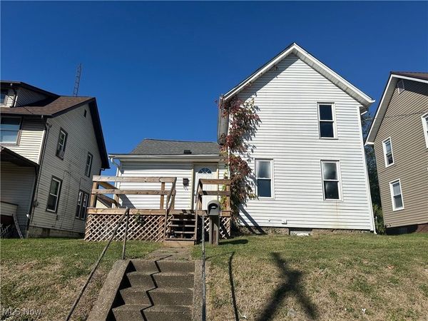 1915 Maple Avenue NE, Canton, OH 44714