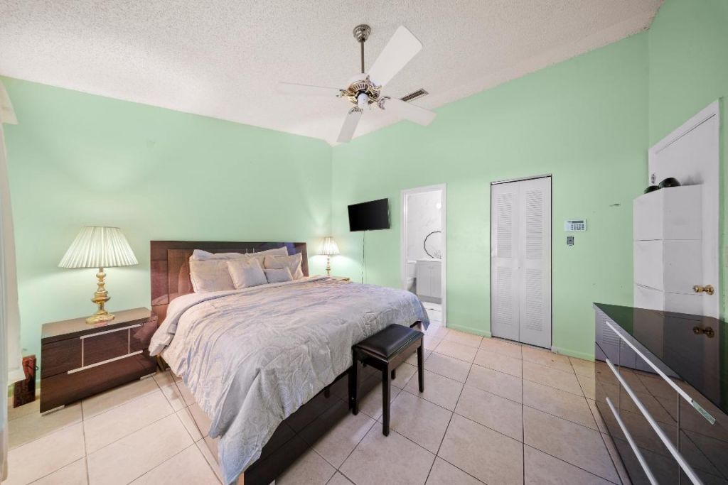 1318 SW 82 Terrace, North Lauderdale, FL 33068 Photo