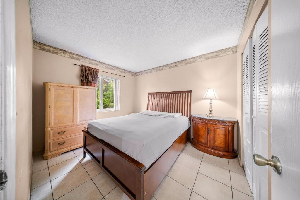 1318 SW 82 Terrace, North Lauderdale, FL 33068 Photo