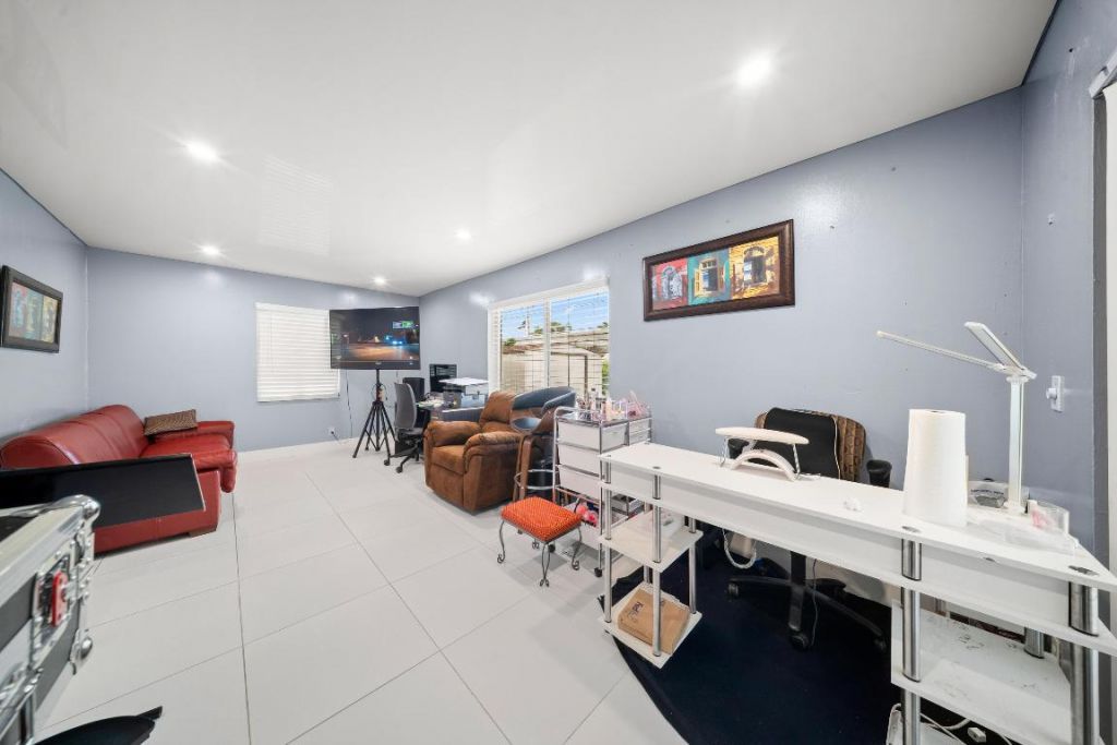 1318 SW 82 Terrace, North Lauderdale, FL 33068 Photo