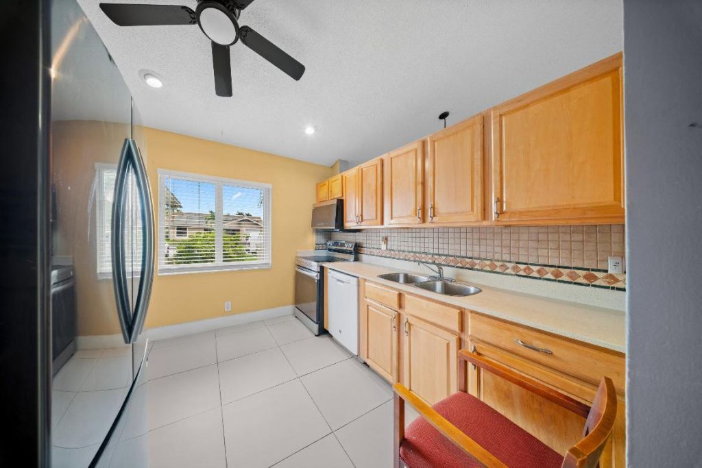 1318 SW 82 Terrace, North Lauderdale, FL 33068 Photo