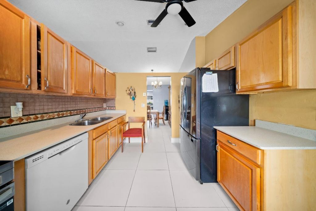 1318 SW 82 Terrace, North Lauderdale, FL 33068 Photo