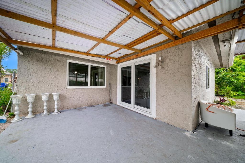 1318 SW 82 Terrace, North Lauderdale, FL 33068 Photo