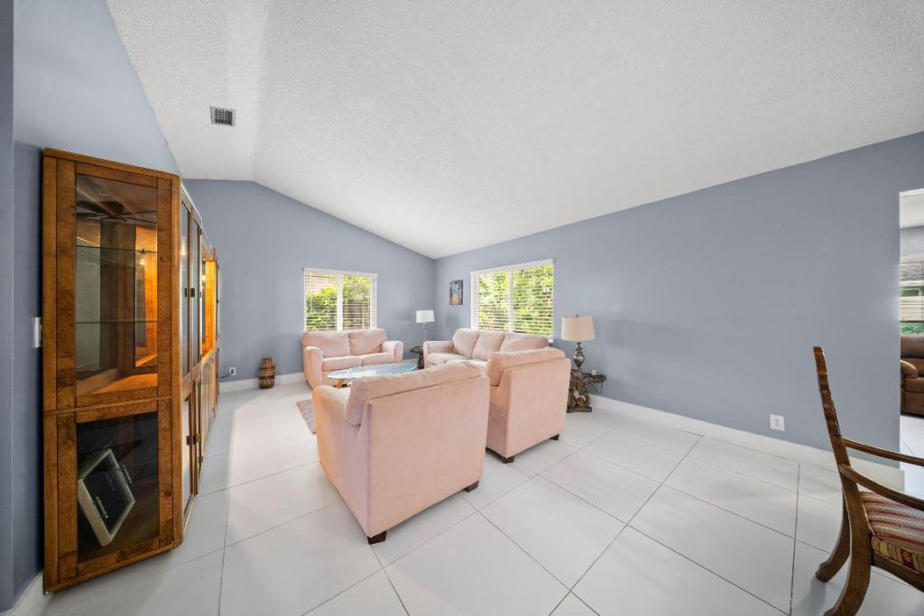 1318 SW 82 Terrace, North Lauderdale, FL 33068 Photo