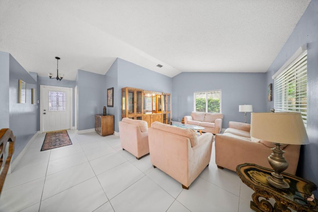 1318 SW 82 Terrace, North Lauderdale, FL 33068 Photo