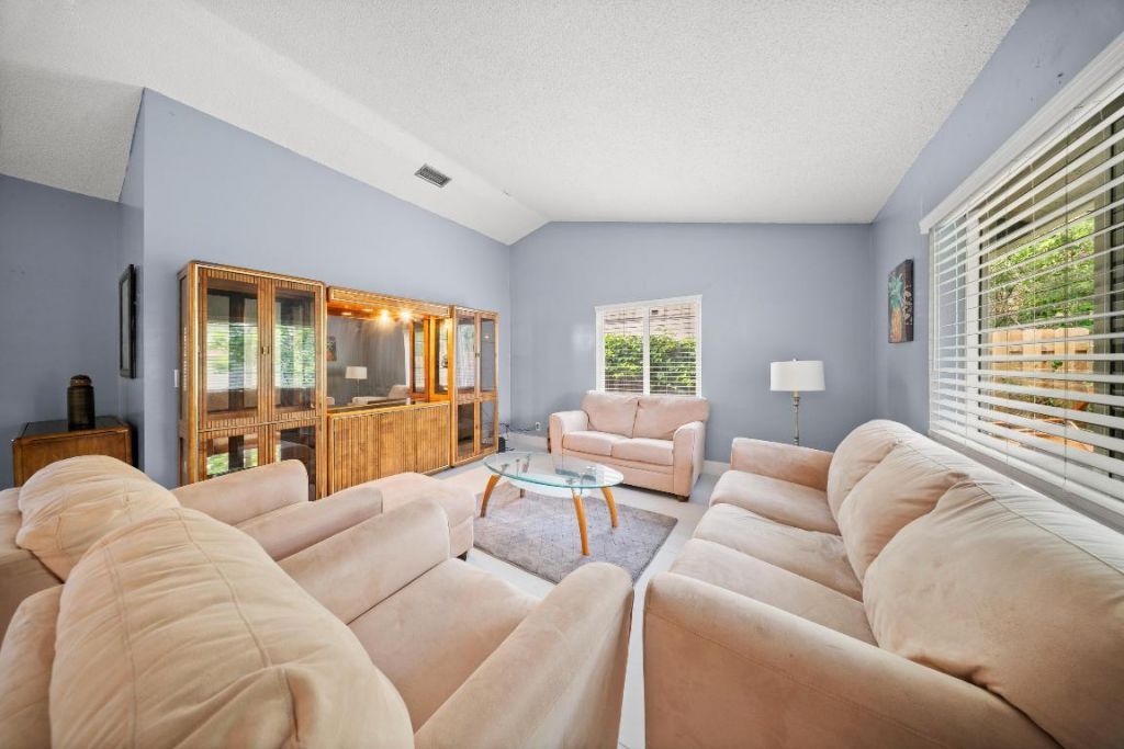 1318 SW 82 Terrace, North Lauderdale, FL 33068 Photo