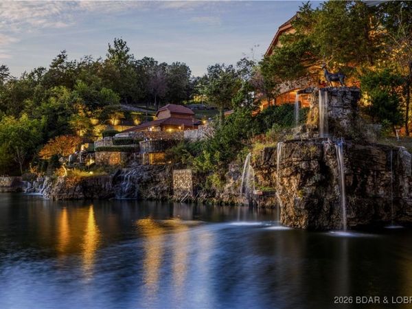 120 Carson Drive, Sunrise Beach, MO 65079