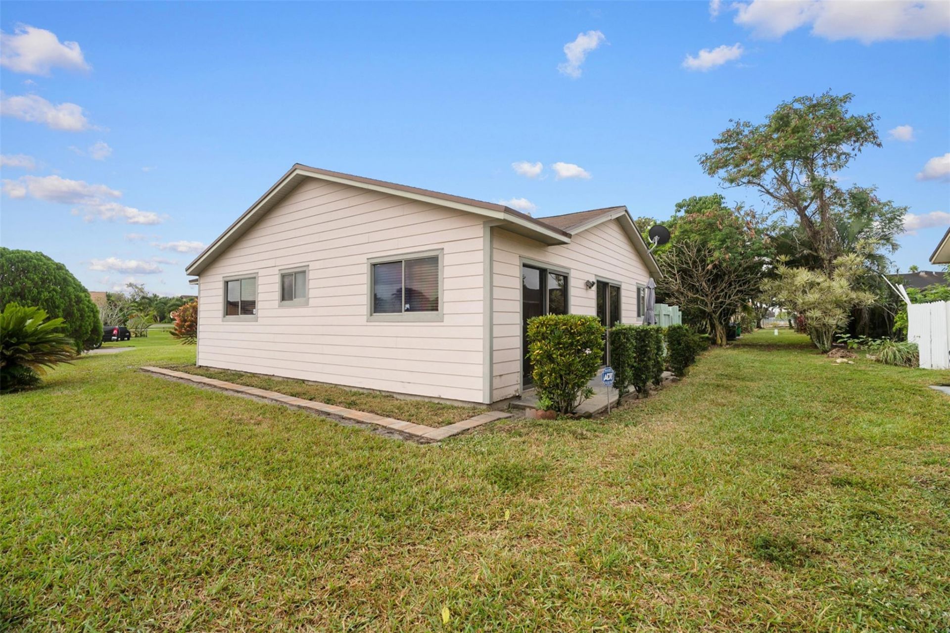 9741 W Daffodil Lane, Unit 9741, Miramar, FL 33025 Photo