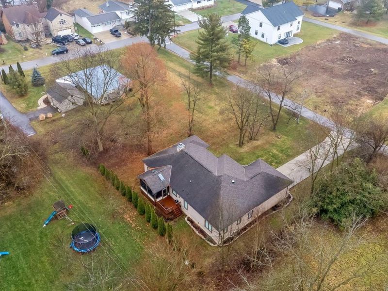 110 E Pawnee Drive, Powell, OH 43065 Photo 13