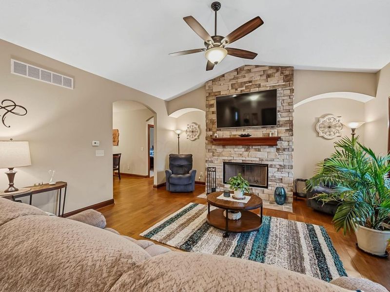 110 E Pawnee Drive, Powell, OH 43065 Photo 24