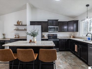 13958 Potter Parkway, Omaha, NE 68142