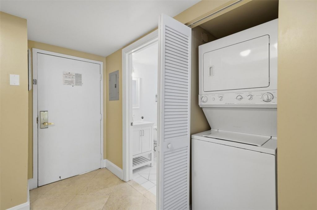 2951 S Bayshore Dr, Unit 315, Miami, FL 33133 Photo