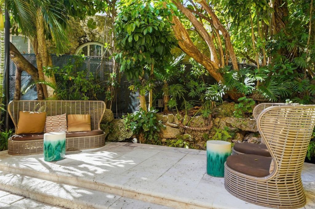 2951 S Bayshore Dr, Unit 315, Miami, FL 33133 Photo